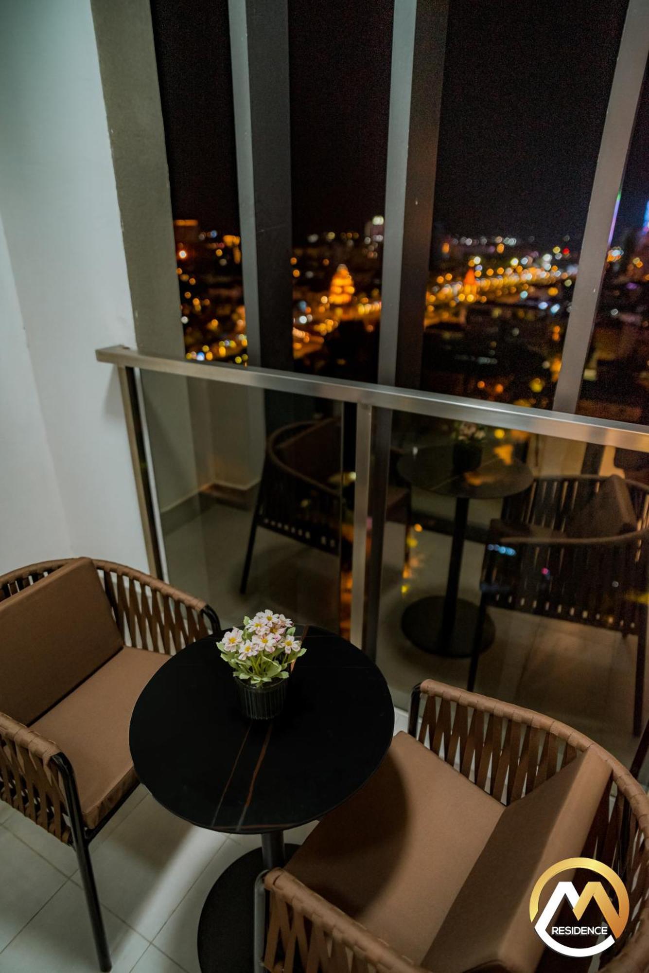 Hotel Serviced Apartments Top One Infinity Pool With View Of 360 Degree プノンペン エクステリア 写真