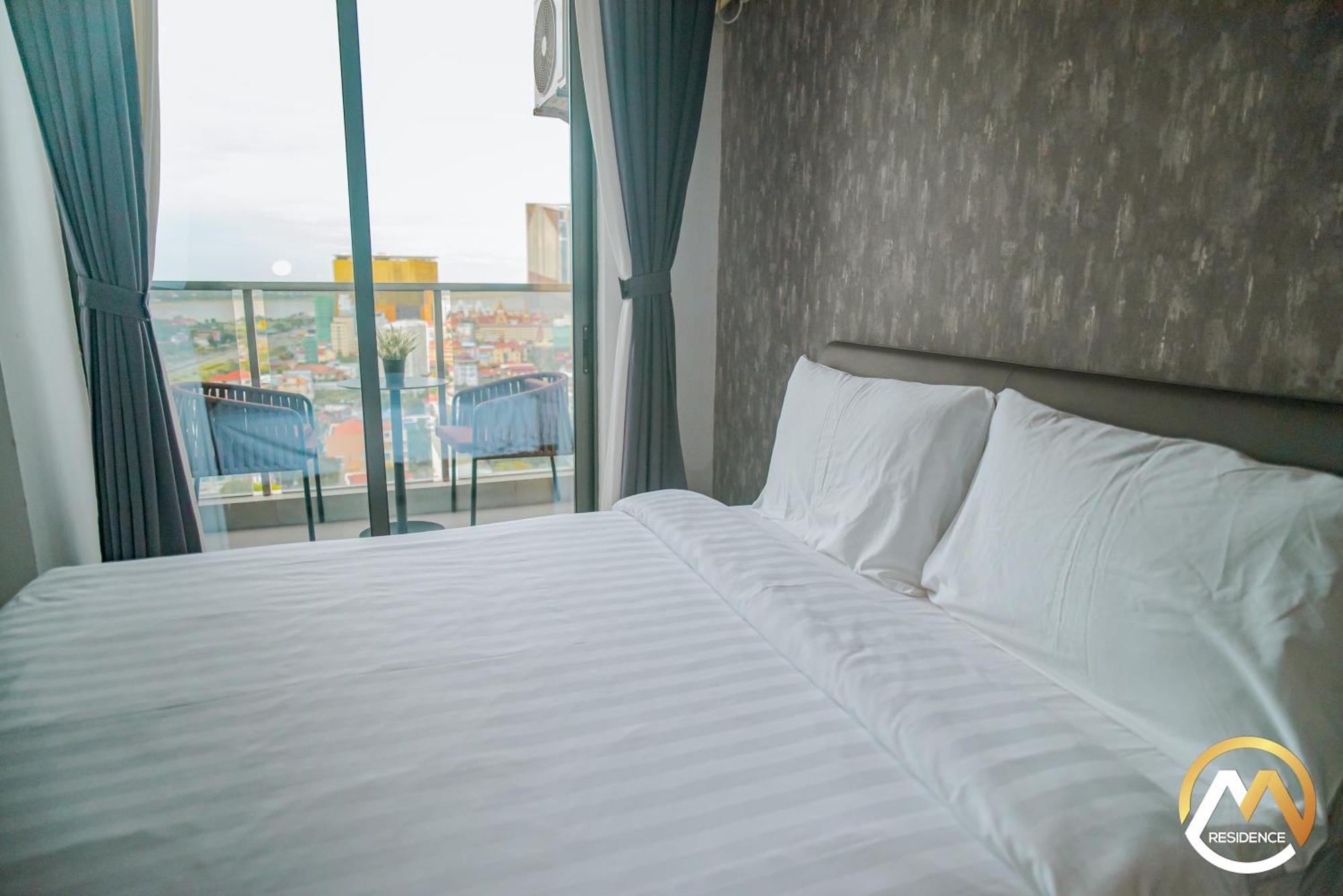 Hotel Serviced Apartments Top One Infinity Pool With View Of 360 Degree プノンペン エクステリア 写真