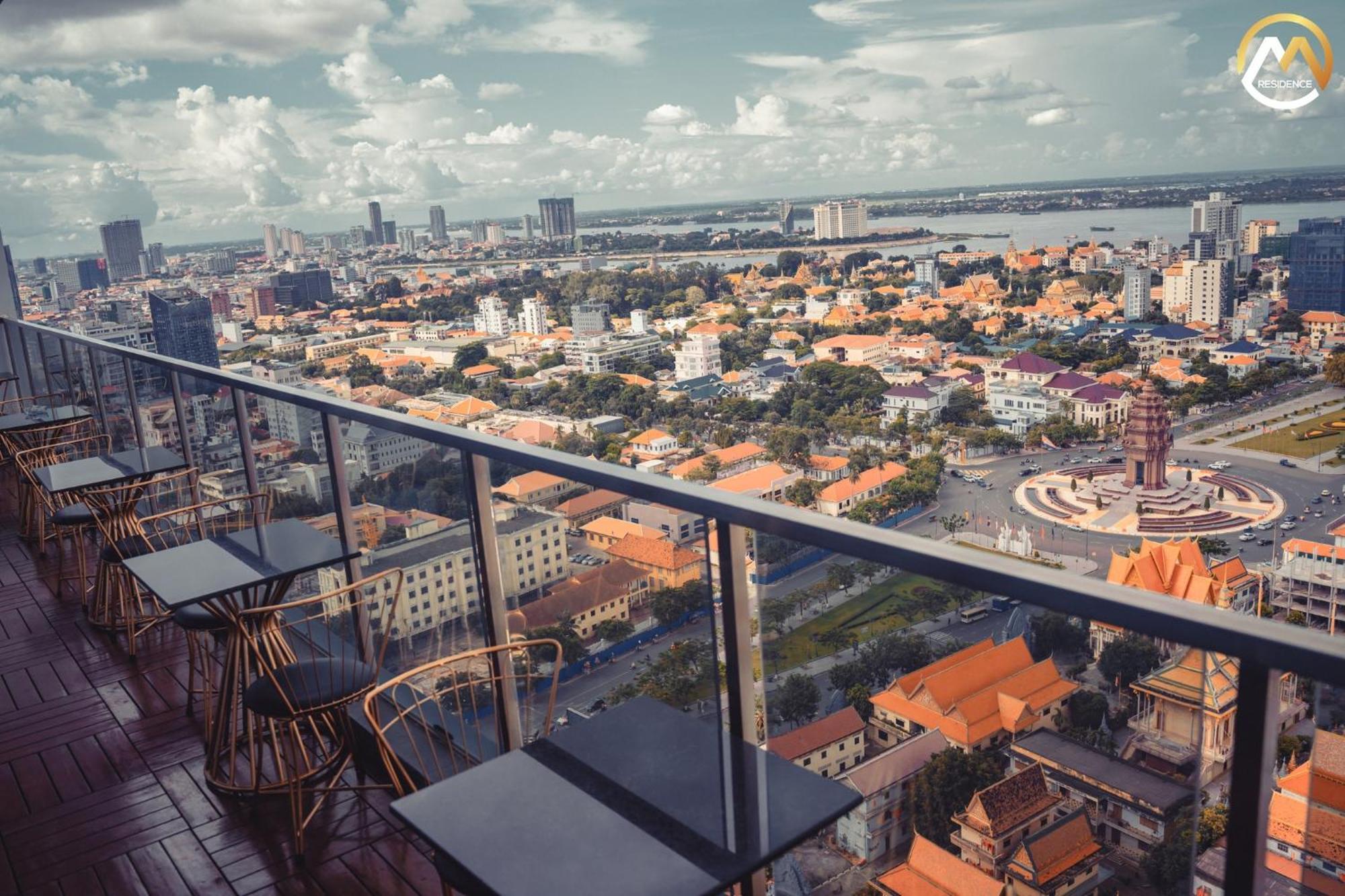 Hotel Serviced Apartments Top One Infinity Pool With View Of 360 Degree プノンペン エクステリア 写真